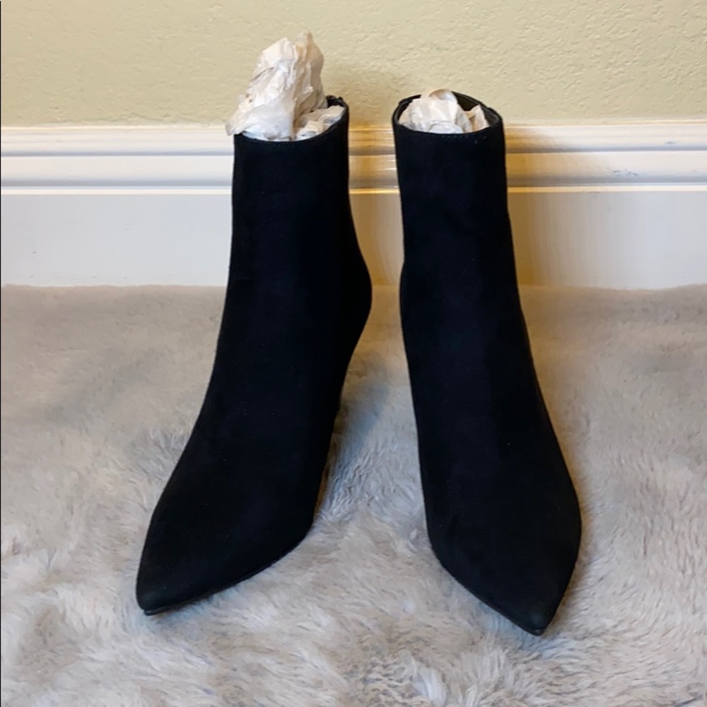 Brand New Steve Madden VIRTUE Suede Booties